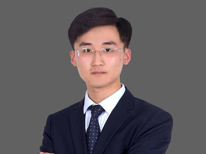 王亮.jpg